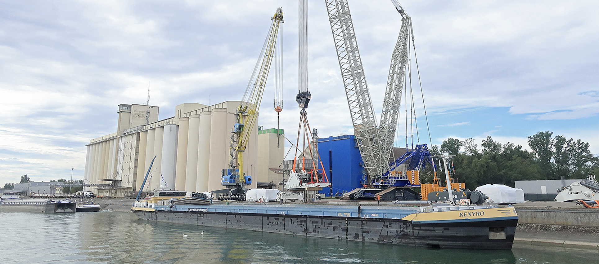 Le port de Colmar inaugure sa grue à colis lourds