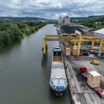Chargement sur le port de Nancy-Frouard ; Photo : VNF